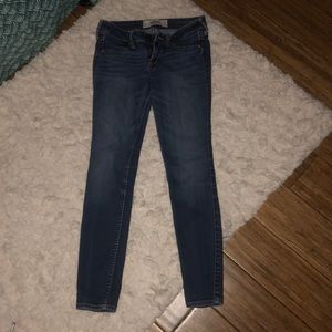 Hollister Medium Wash Skinny Jean